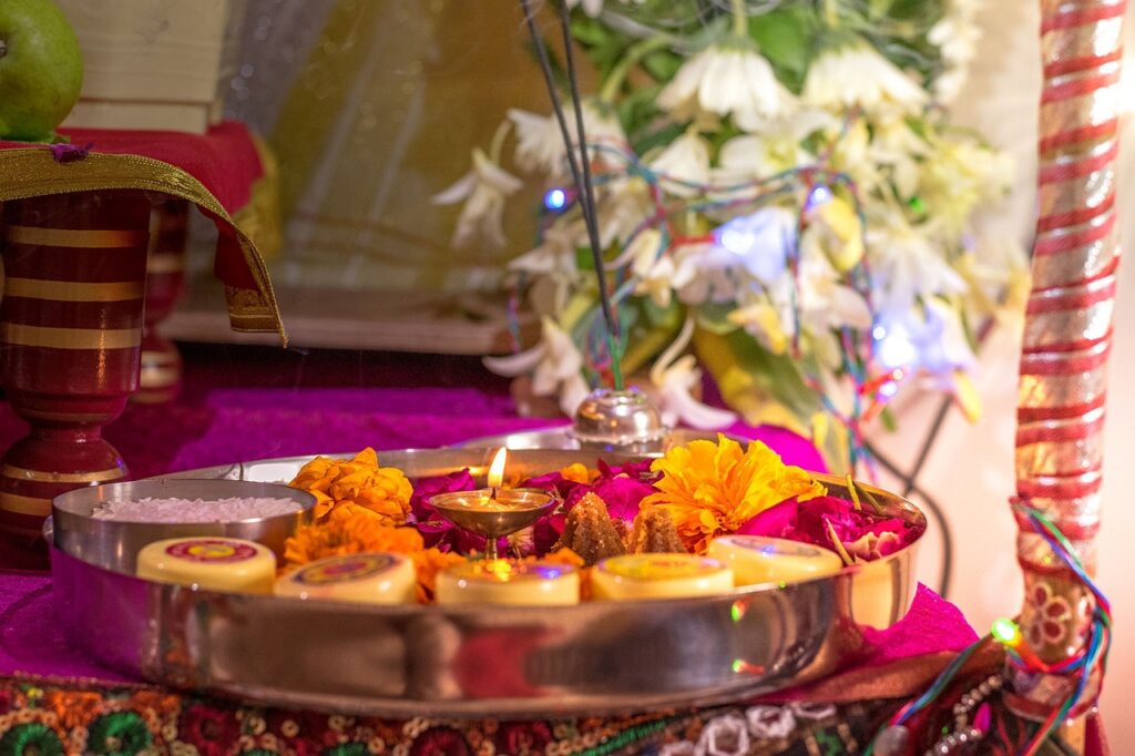 pooja, aarti, india-2725137.jpg