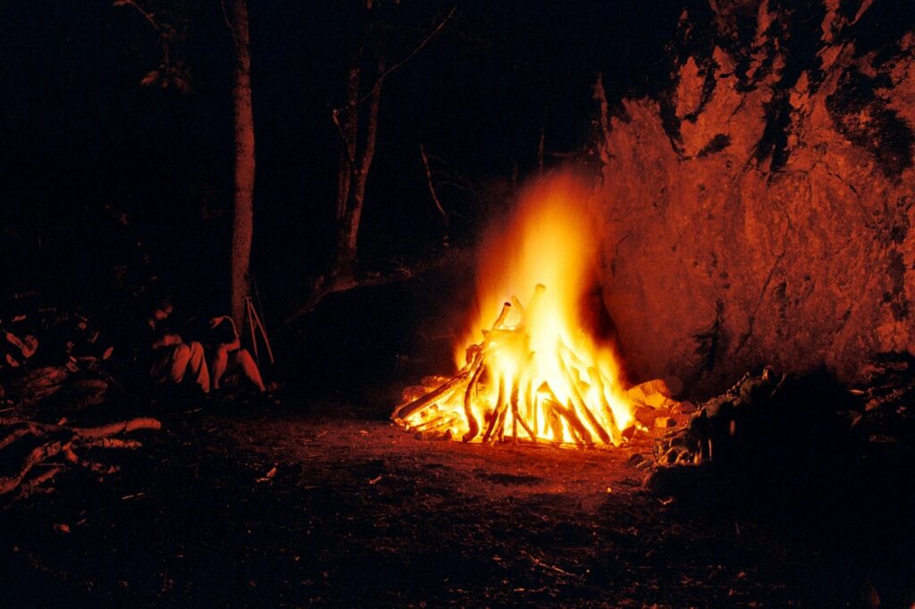 fire, night, rock-777345.jpg